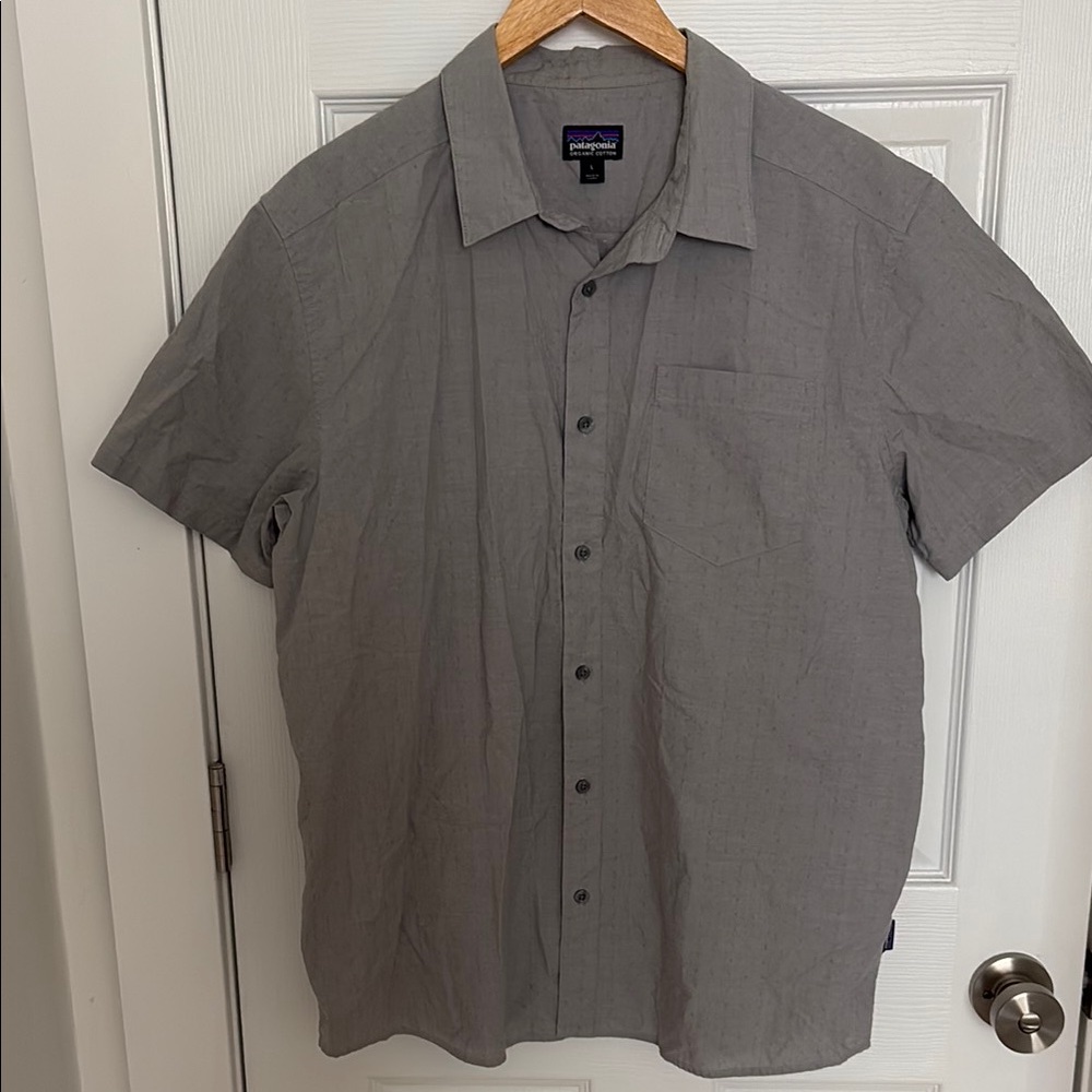 Patagonia Men's Gray Shirt